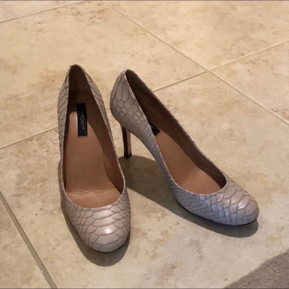 Re-Poshing Ann Taylor Perfect Pumps
